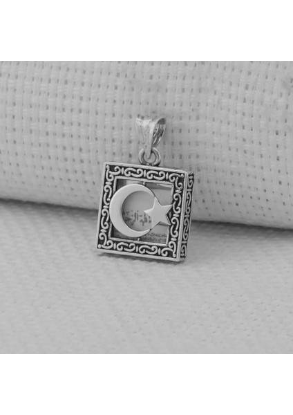 Ay Yıldız Kare Tasarımlı 925 Ayar Gümüş Erkek Kolye