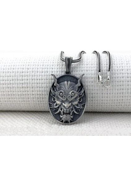 Japon Oni Maskesi Tasarımlı Üç Boyutlu 925 Ayar Gümüşerkek Kolyesi