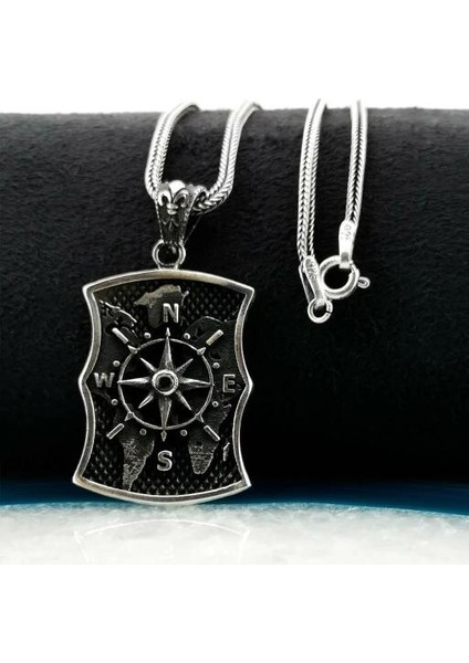 Özel Pusula Tasarımlı Atlas Zemin Detaylı Kalın Zincirli 925 Ayar Gümüş Erkek Kolye