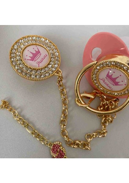 Altın Kaplama Zirkon Taşlı Emzik Seti – Maşallah Iğnesi & Bebek Künyesi Dahil fırsatları