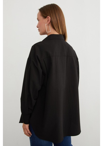 Basic Yırtmaçlı Oversize Gömlek