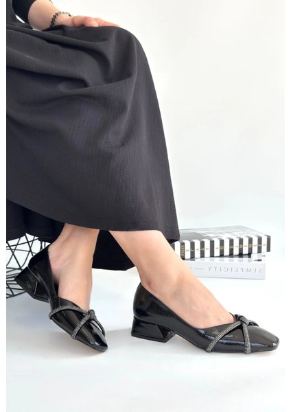 Pety Siyah Rugan Topuklu Ayakkabı fiyatları