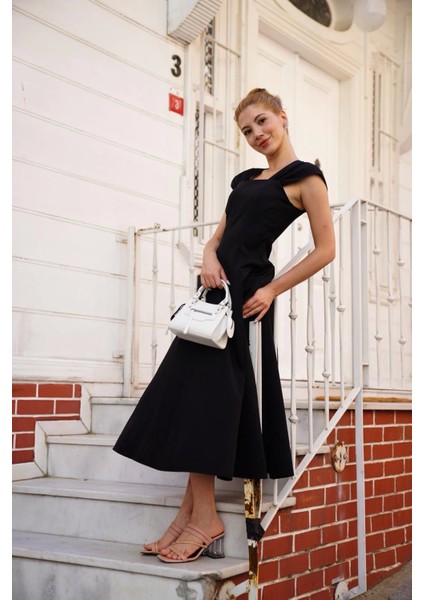 U Yaka Prenses Elbise Siyah S255101