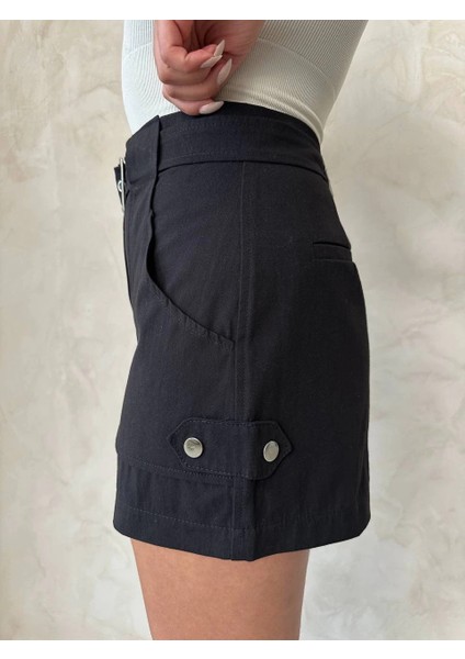 Kemer Detaylı Gabardin Şort Siyah S25289