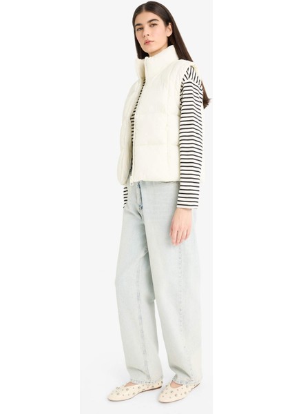 Regular Fit Fermuarlı Şişme Yelek E8591AX25AU fiyatları