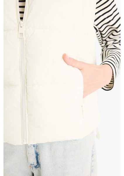 Regular Fit Fermuarlı Şişme Yelek E8591AX25AU indirimleri