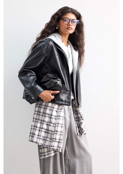 Relax Fit Çıkarılabilir Kapüşonlu Fermuarlı Suni Deri Mont E8543AX25AU modelleri