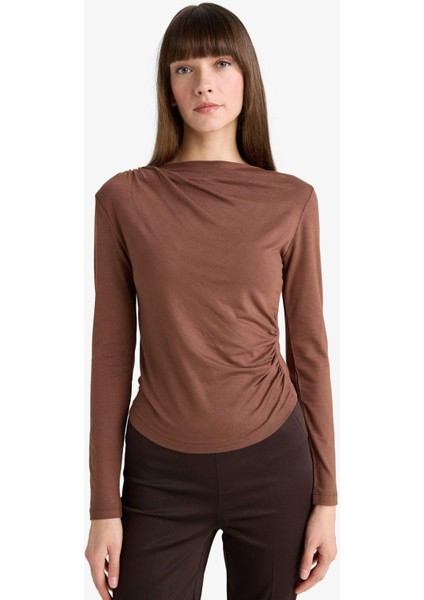 Slim Fit Dar Kesim Kayık Yaka Uzun Kollu Bluz D5300AX25AU modelleri