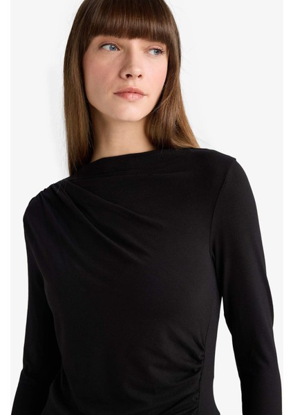 Slim Fit Dar Kesim Kayık Yaka Uzun Kollu Bluz D5300AX25AU fırsatları