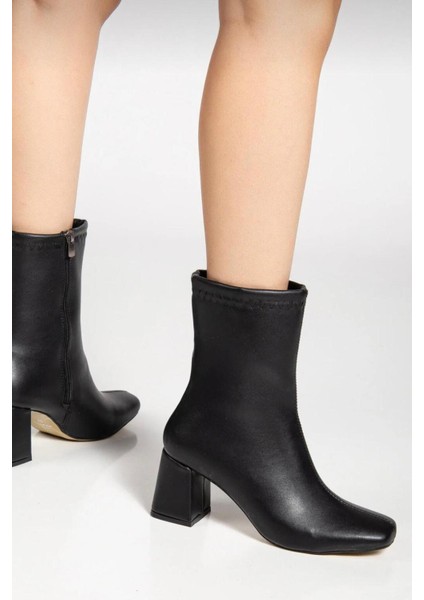 Orta Boy Topuklu Fermuarlı Küt Burun Kadın Deri Bot Bootie fiyatları