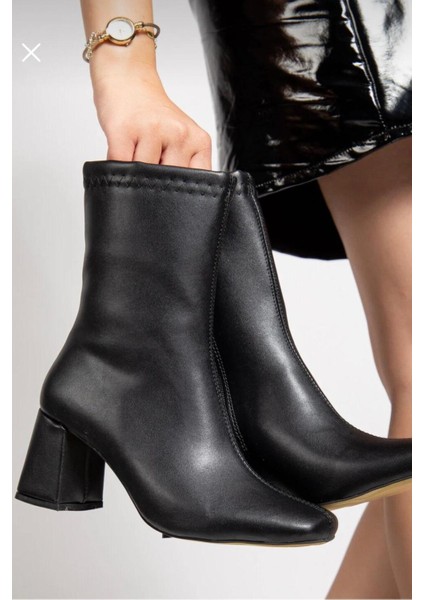 Orta Boy Topuklu Fermuarlı Küt Burun Kadın Deri Bot Bootie fırsatları