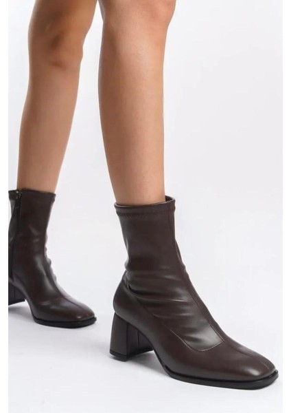 Deri Streç Bilekli Fermuarlı Ortapedik Küt Kalıp Topuklu Kadın Bot