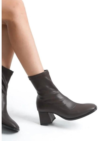 Deri Streç Bilekli Fermuarlı Ortapedik Küt Kalıp Topuklu Kadın Bot indirimleri