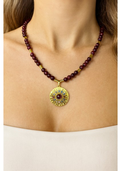 Doğal Yeşim Taşı ve Çelik Burç Uçlu El Yapımı Tasarım Kolye