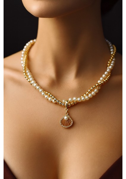Inci ve Altın Renk Boncuklu Midye Uçlu Kolye