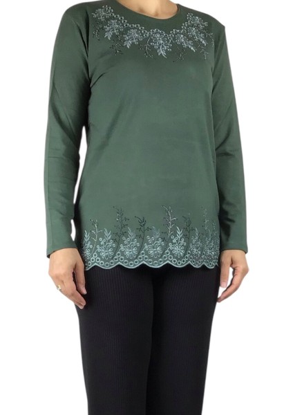 Kadın Yaka ve Etek Ucu Taş ve Işlemeli Mevsimlik Bluz fiyatları