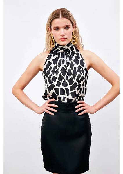 Desenli Kolsuz Bluz - Siyah fiyatları