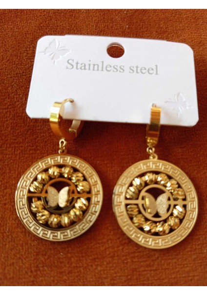 Şık Ortasında Kelebek Detay Gold Küpe modelleri