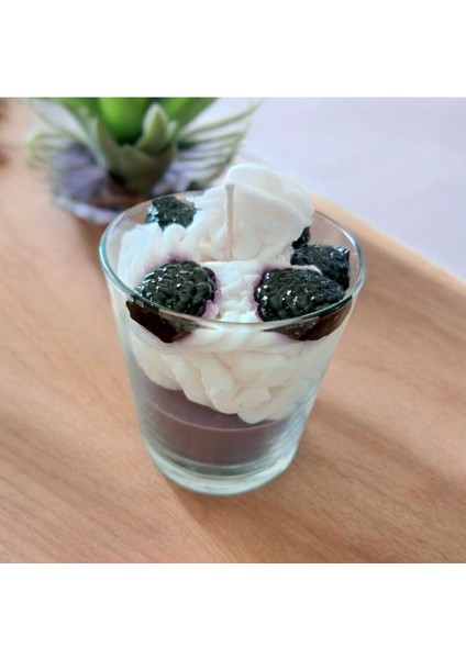 Kremalı Böğürtlen Kokulu Mum modelleri