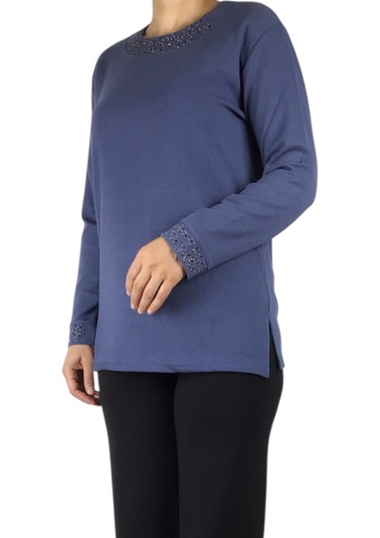 Kadın Yaka ve Kolağzı Taş Işlemeli Mevsimlik Bluz