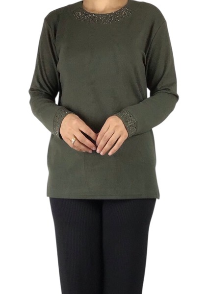 Kadın Yaka ve Kolağzı Taş Işlemeli Mevsimlik Bluz