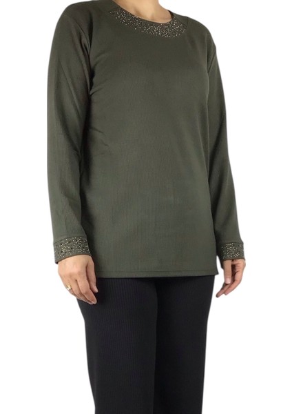 Kadın Yaka ve Kolağzı Taş Işlemeli Mevsimlik Bluz modelleri