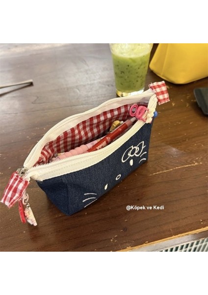 Yeni Denim Kalem Çantası Nakış Kt Desen Animasyon Karikatür Öğrenci Kalem Çantası Kırtasiye Kutusu Sevimli Saklama Çantası (Yurt Dışından) fiyatları