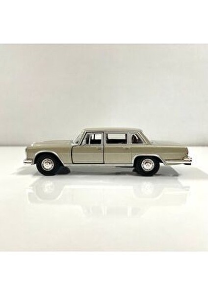 1963 Mercedes-Benz 600 1/36 Ölçek Welly Diecast Metal Model Araba Oyuncak Araba Çek Bırak Araba modelleri