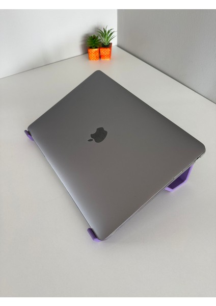 Laptop Standı / Notebook Yükseltici Taşınabilir, Kurulumu Çok Basit PLA malzemeden 3d üretilmiş ve sağlamlık testi yapılmıştır. Görseller kendimize aittir. fırsatları