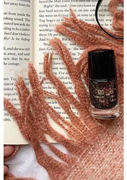 Magic Flakies Oje 15 ml Kırmızı, Altın ve Yeşil Renk Yansımalarıyla Flakies Serisi