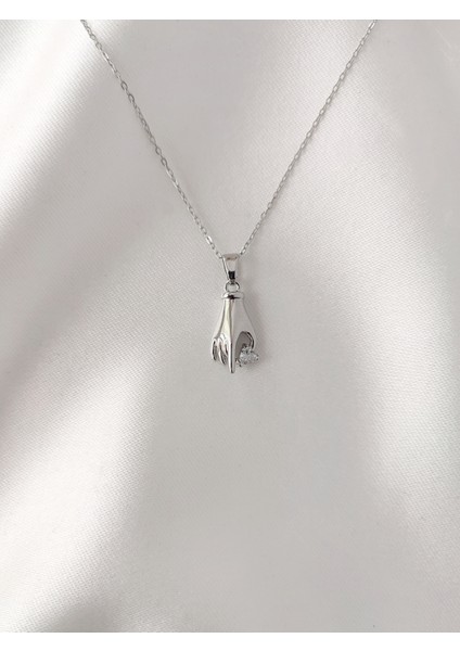 Paslanmaz Çelik Zirkon Taşlı El Figürlü Kolye