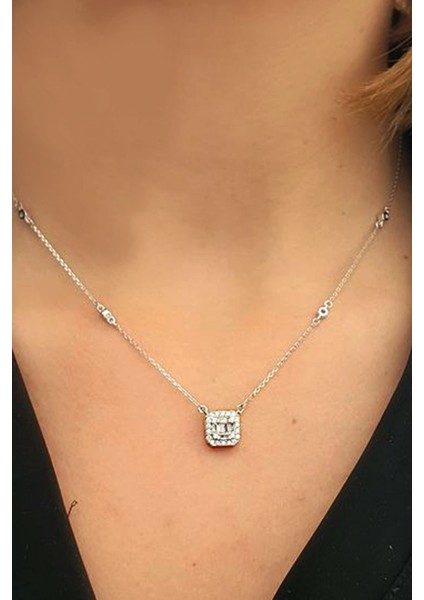 Zinciri Taş Detaylı 925ayar Gümüş Baget Taşlı Tek Taş Kolye