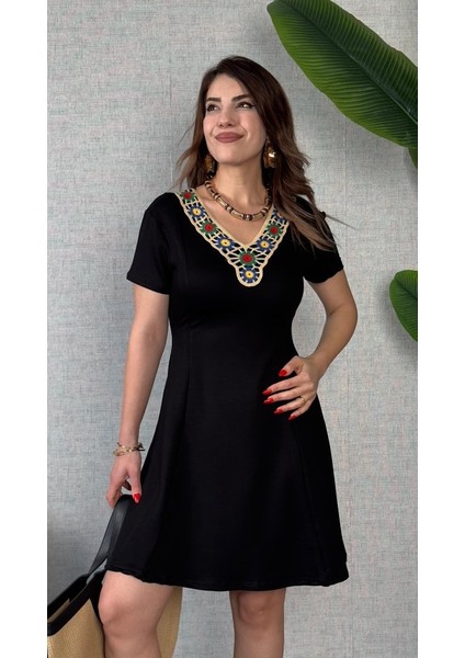 Eyesof Kadın Penye Kumaş Çiçek Desenli Nakışlı Elbise