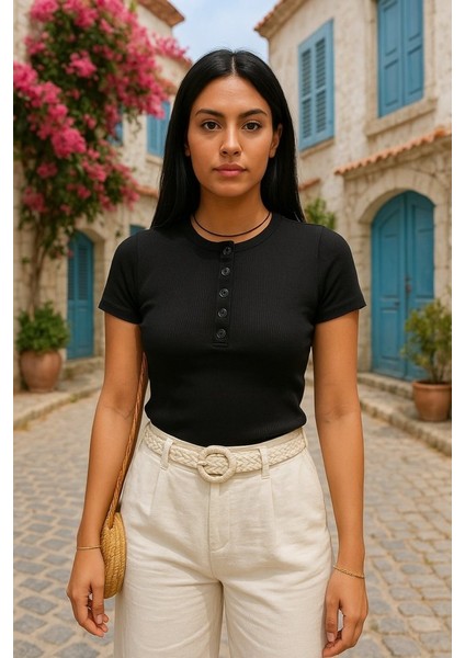 Eyesof Kadın Kısa Kollu Yuvarlak Yakalı Düğme Detay Kaşkorse Bluz