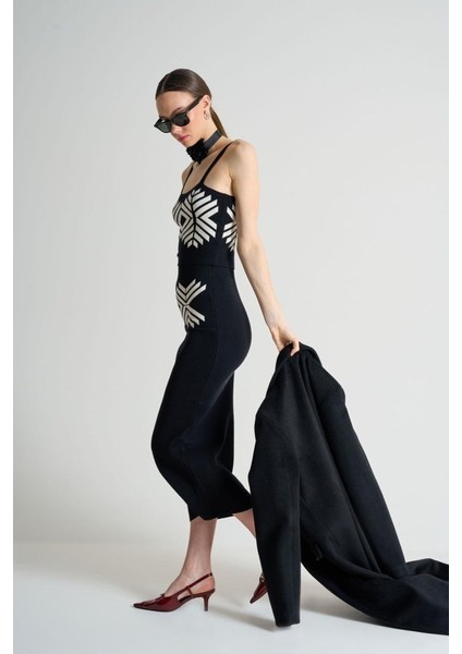 Eyesof Jakarlı Ince Askılıtriko Takım - Siyah-Beyaz Kayısı indirimleri