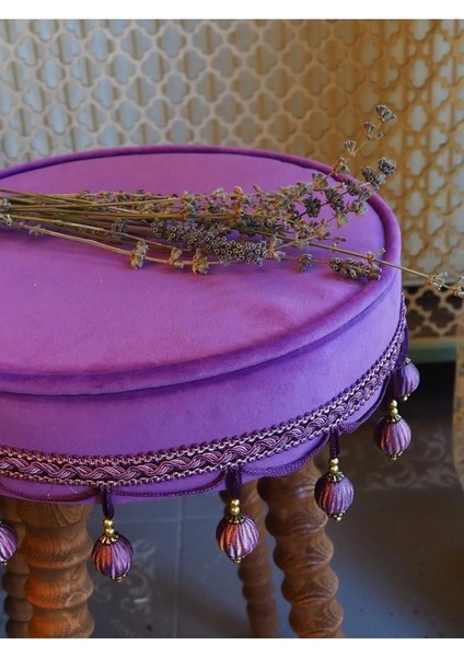 Mor Kadife Kumaştan Ahşap Ayaklı Dekoratif Puf Sehpa fırsatları