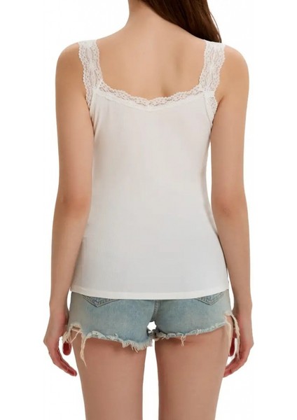 Eyesof Kadın Askılı Yuvarlak Yaka Dantel Detay Kaşkorse Bluz