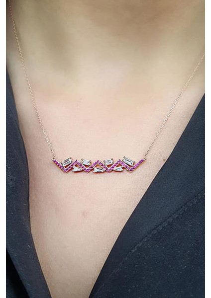Pembe Zirkon ve Baget Taşlı 925 ayar Gümüş Rose Kolye fiyatları
