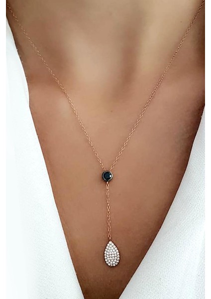 Oniks zirkon taş detaylı 925 ayar gümüş rose kolye fiyatları