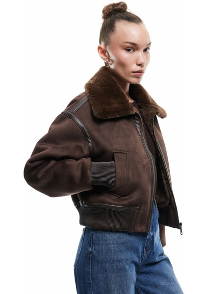 Uzun Kollu Suni Kürk Yaka Detaylı Femuarlı Bomber Ceket modelleri