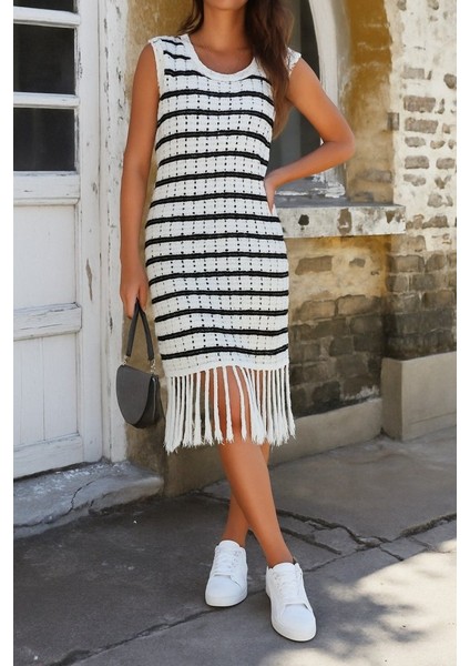 Eyesof Kadın Kolsuz V Yaka Eteği Püsküllü Çizgi Desen Triko Elbise