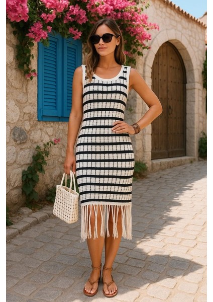 Eyesof Kadın Kolsuz V Yaka Eteği Püsküllü Çizgi Desen Triko Elbise