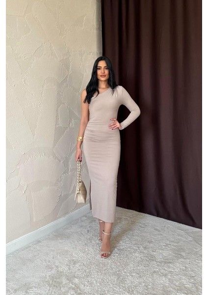 Eyesof Bej Büzgü Detaylı Tek Omuz Elbise
