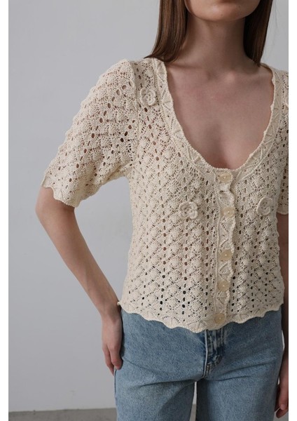 Eyesof Çiçek Detaylı Düğmeli Triko - Ekru fırsatları