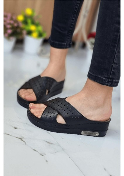 Erika Kadın Günlük Hasır Desenli Terletmeyen Anatomik Ortopedik Taban Anne Dışarı Ev Terliği modelleri