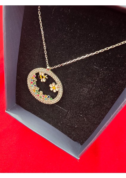 Arı Papatya Kolyesi fırsatları