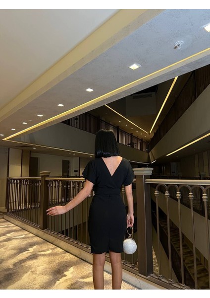 Eyesof Kadın Dalgıç Krep V Yaka ve Sırt Dekolte Detaylı Elbise modelleri