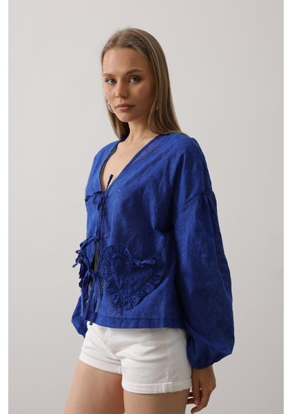 Eyesof Kalp Detaylı Bağlamalı Brode Bluz - Saks modelleri