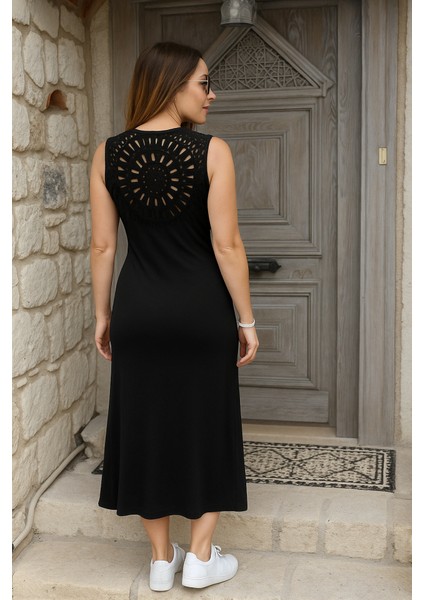 Eyesof Kadın Askılı Yuvarlak Yakalı Yandan Yırtmaçlı Arkası Dantel Detaylı Viskon Elbise