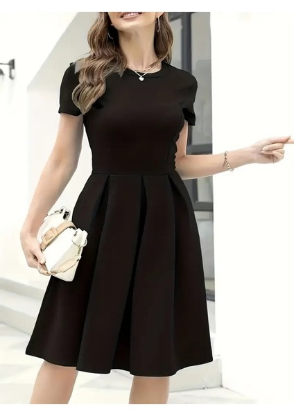 Eyesof Kadın Kısa Kollu Bisiklet Yaka Önden Pile Detaylı Janjan Krep Elbise